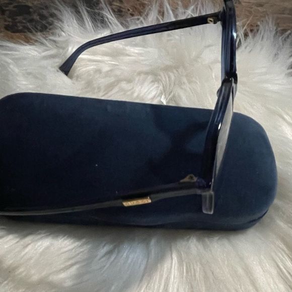 Gucci Sunglasses - Picture 9 of 16